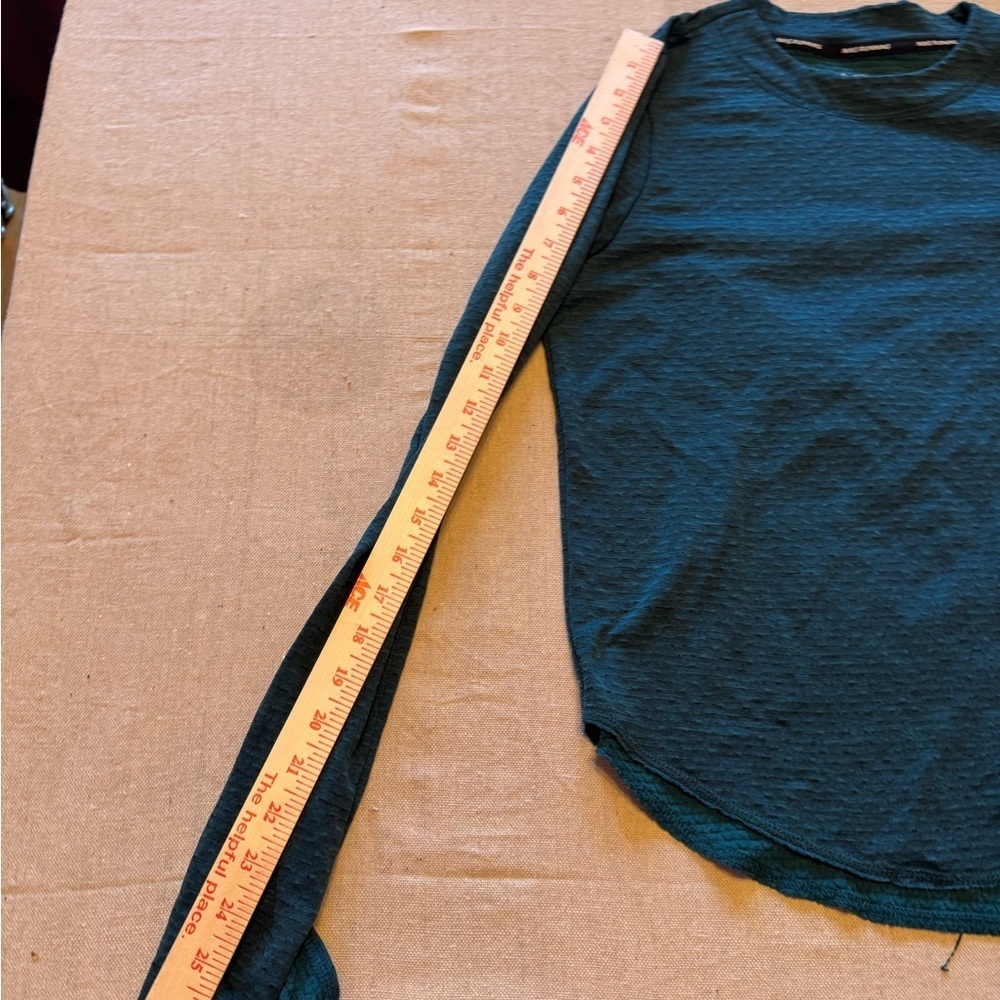 Women’s Nike Thermal Running Top - Picture 7 of 10